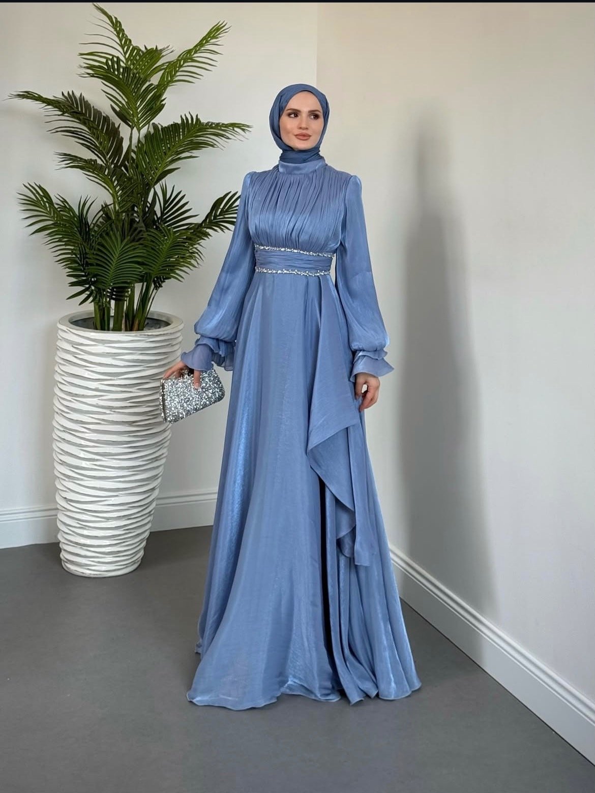 Luxury dress product image (5)