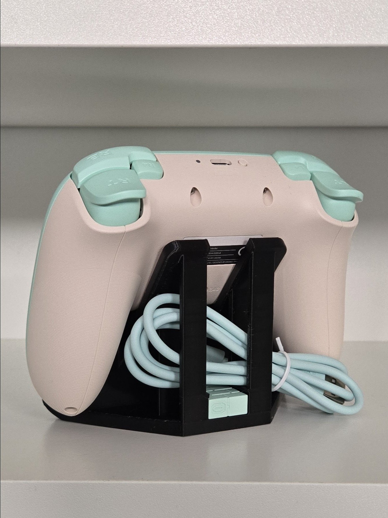 8BitDo Ultimate 2C Controller Stand product image (2)