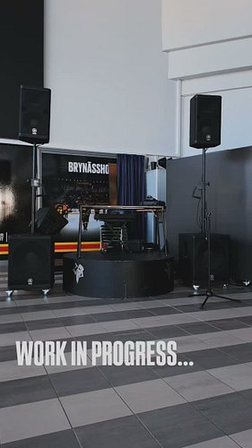A day in the the life of a musician. I LOVE my job, but rigging a stage every gig can sometimes be a bit tedious. 😅