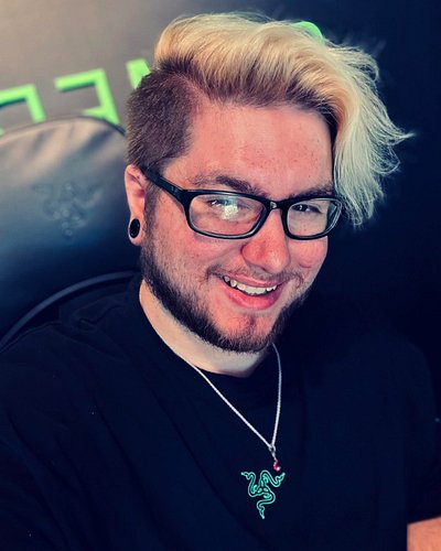 Just your average gamer ⛩️❤️