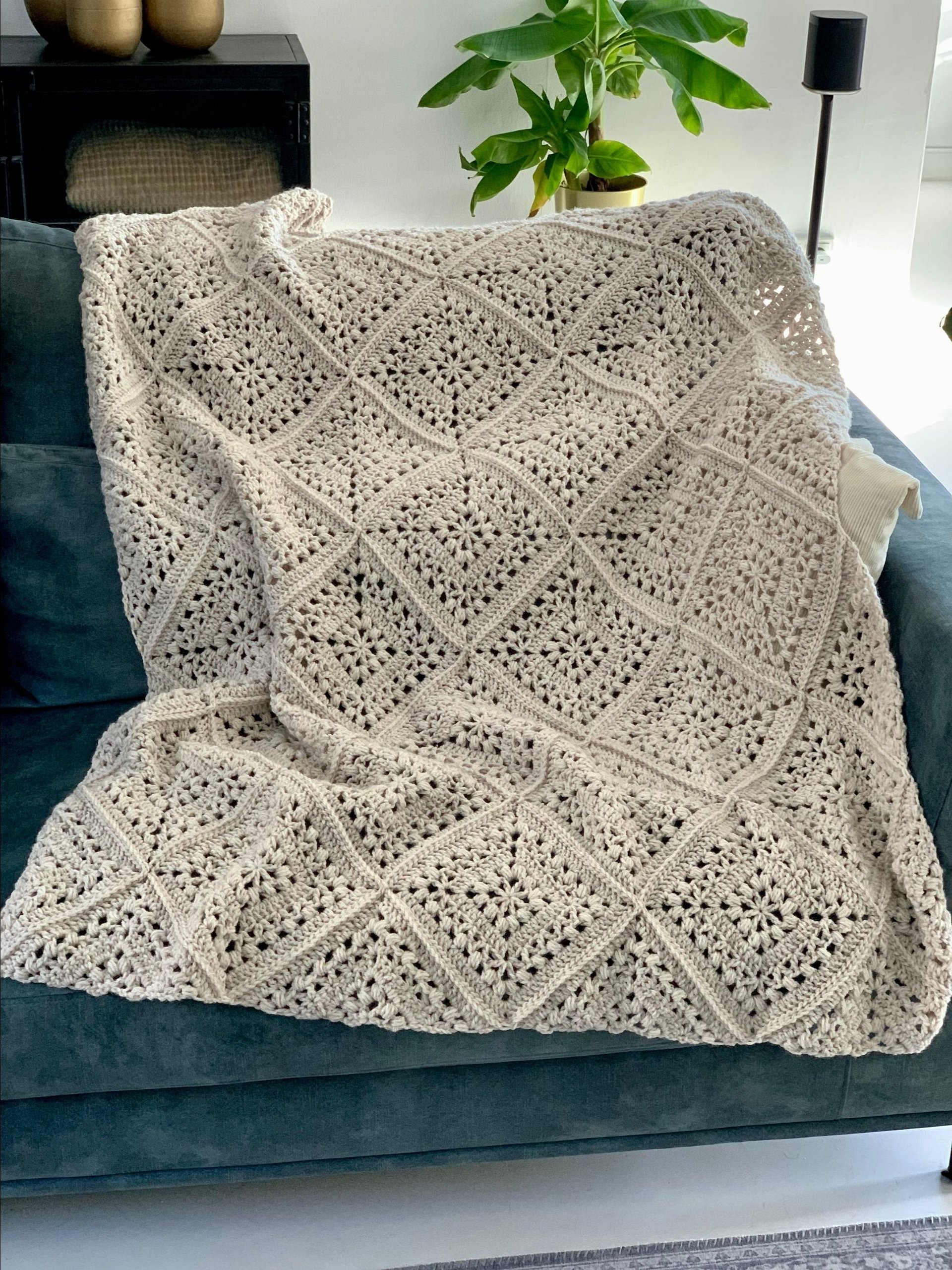Tulip Square Throw product image (6)