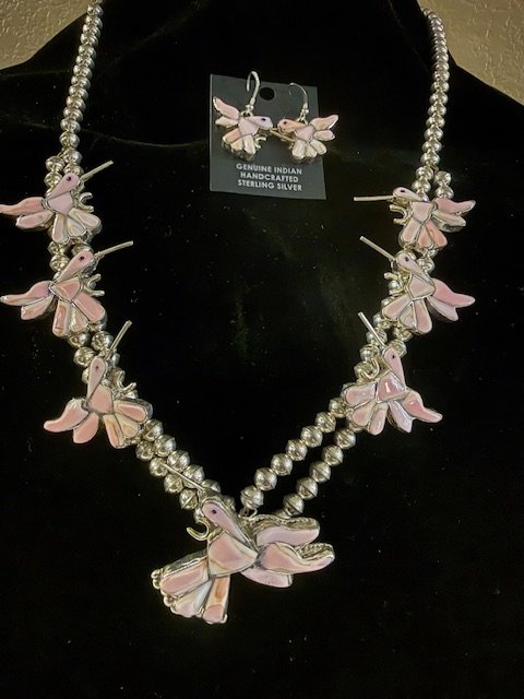 Artisan Pink Conch Shell "Hummingbird" Inlay Necklace & Earring Suite product image (1)