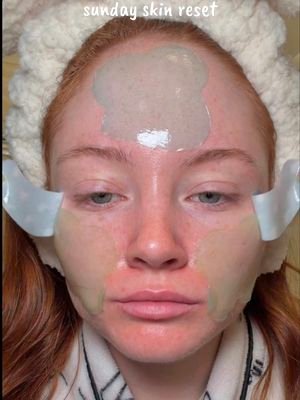 tips for reducing acne + getting clear skin:  1. focus on barrier repair, hydration, and dark spots in the morning.  2. A few times a week at night use a salicylic acid (bha & aha) to clean out your pores. 3. use blue and red light therapy every night to reduce acne 4. make sure all products you use are acne safe (I love Korean skincare!) #skincare #acne #acneproneskin #koreanskincare #beauty @skit @rhode skin @laneige_us @medicube global @Magic Molecule @Dr.Althea Global @COSRX Official 