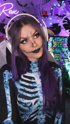 THIS IS MY SECOND RICK ROLL THIS WEEK 🫠

#twitchstreamer #gamergirl #streamerforyou #streamerfails #funnystreamer