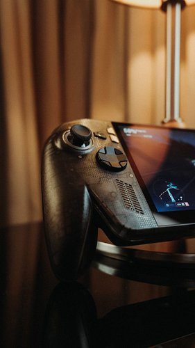 Got early hands on with the new ROG Xbox Ally X20.
It's the 20th anniversary ROG edition, so gold accents and a translucent s...