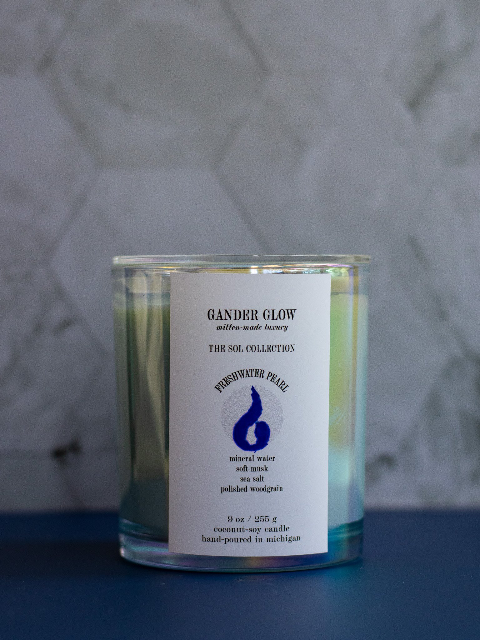 Freshwater Pearl Scented Coconut-Soy Wax Candle product image (1)