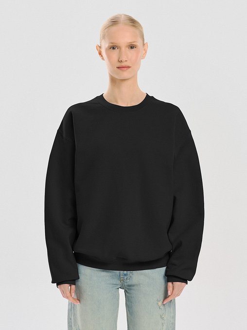 Photo showing Gildan Classic Crewneck Sweatshirt
