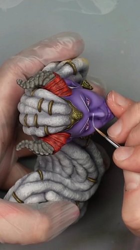 Watch as we bring to life Nabyri from @oathtoembers 💜 Statue painting in 60 seconds ⏰️

Sculpted by @pericles_bueno 
Painted ...