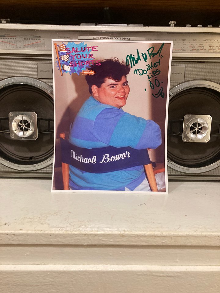 Michael Ray Bower Donkeylips Autographed Chair Salute Shorts Photo product image (2)