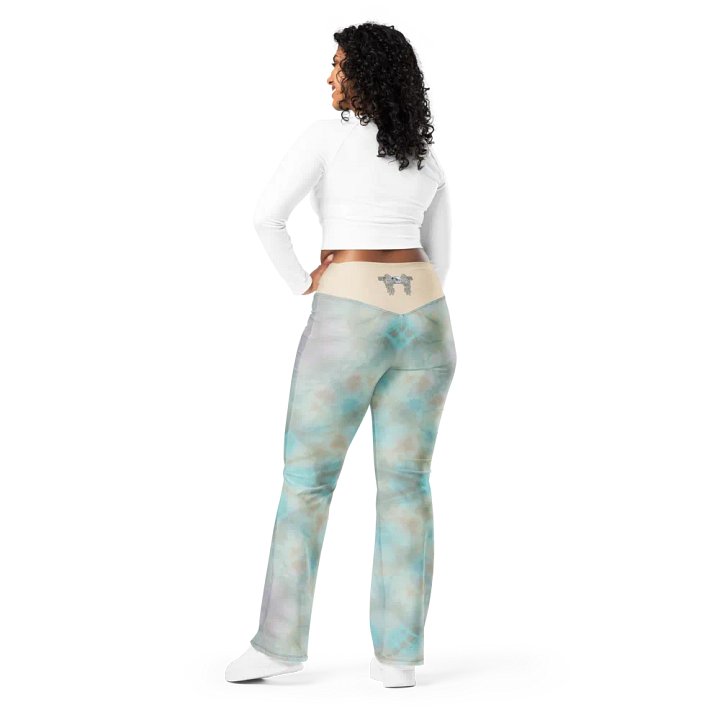 Iyshown a'yin Leggings product image (1)