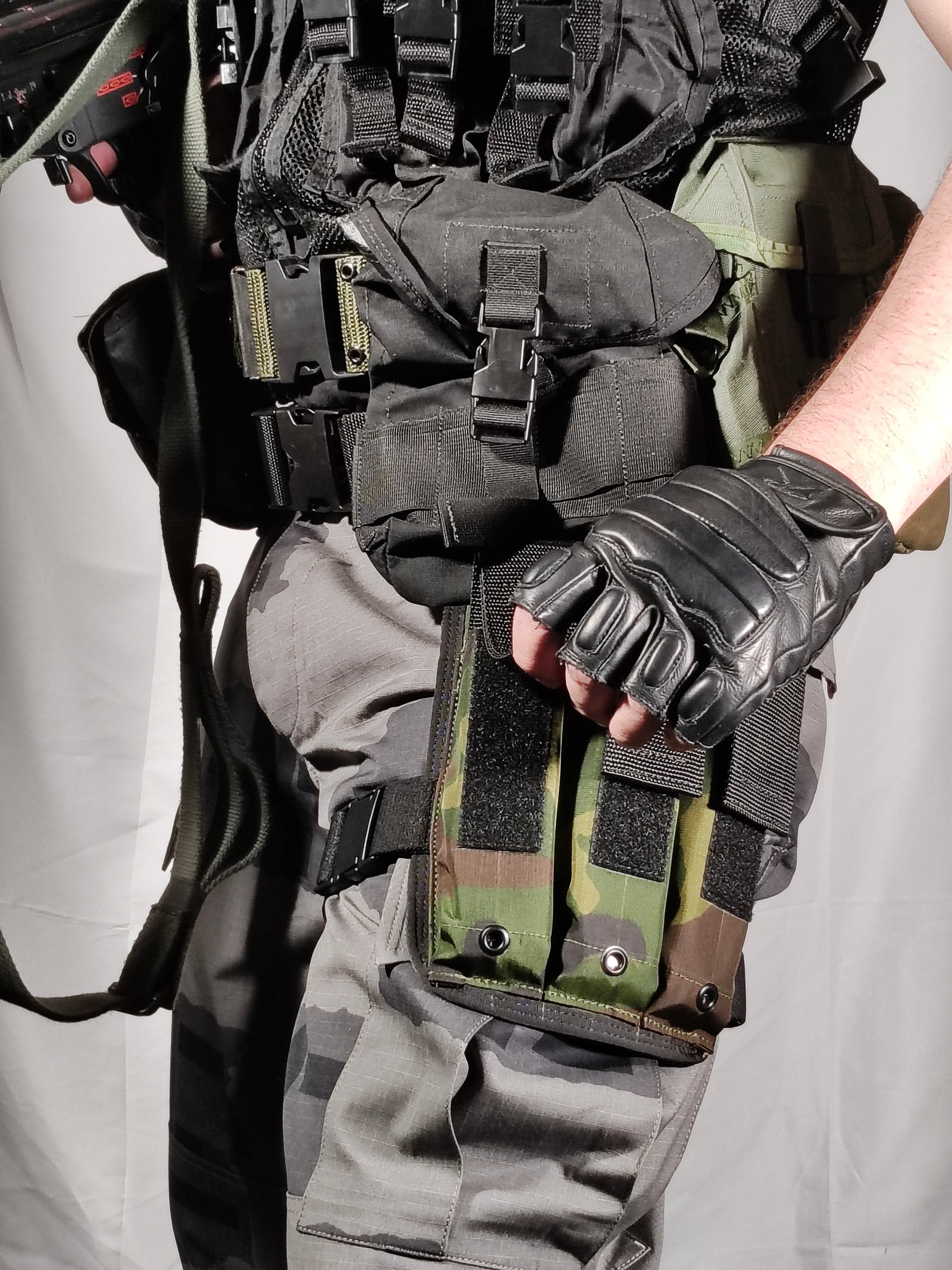 'Ready to ship' Gen-2 Drop leg MP5 Pouch, "SPANGLER" product image (2)