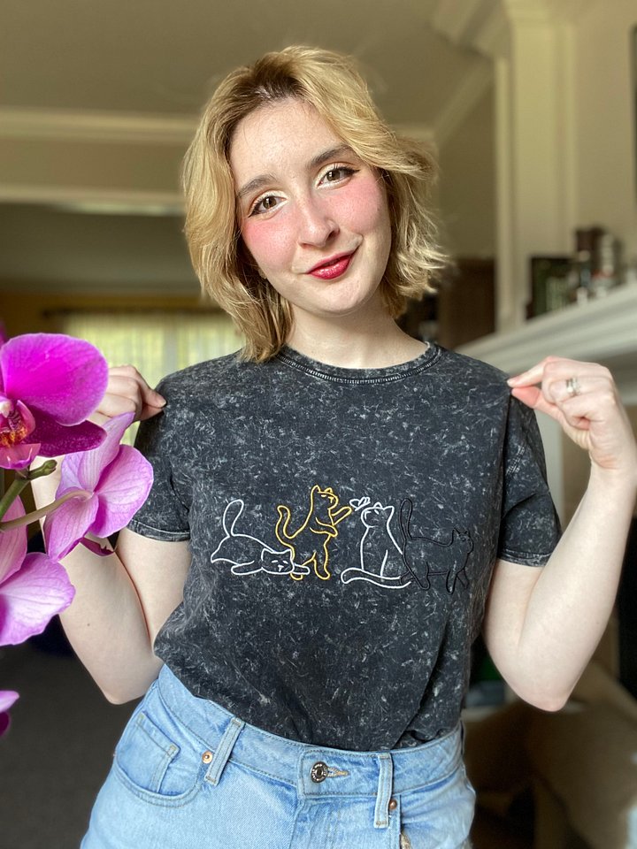 Button Cat Embroidered Tee product image (1)