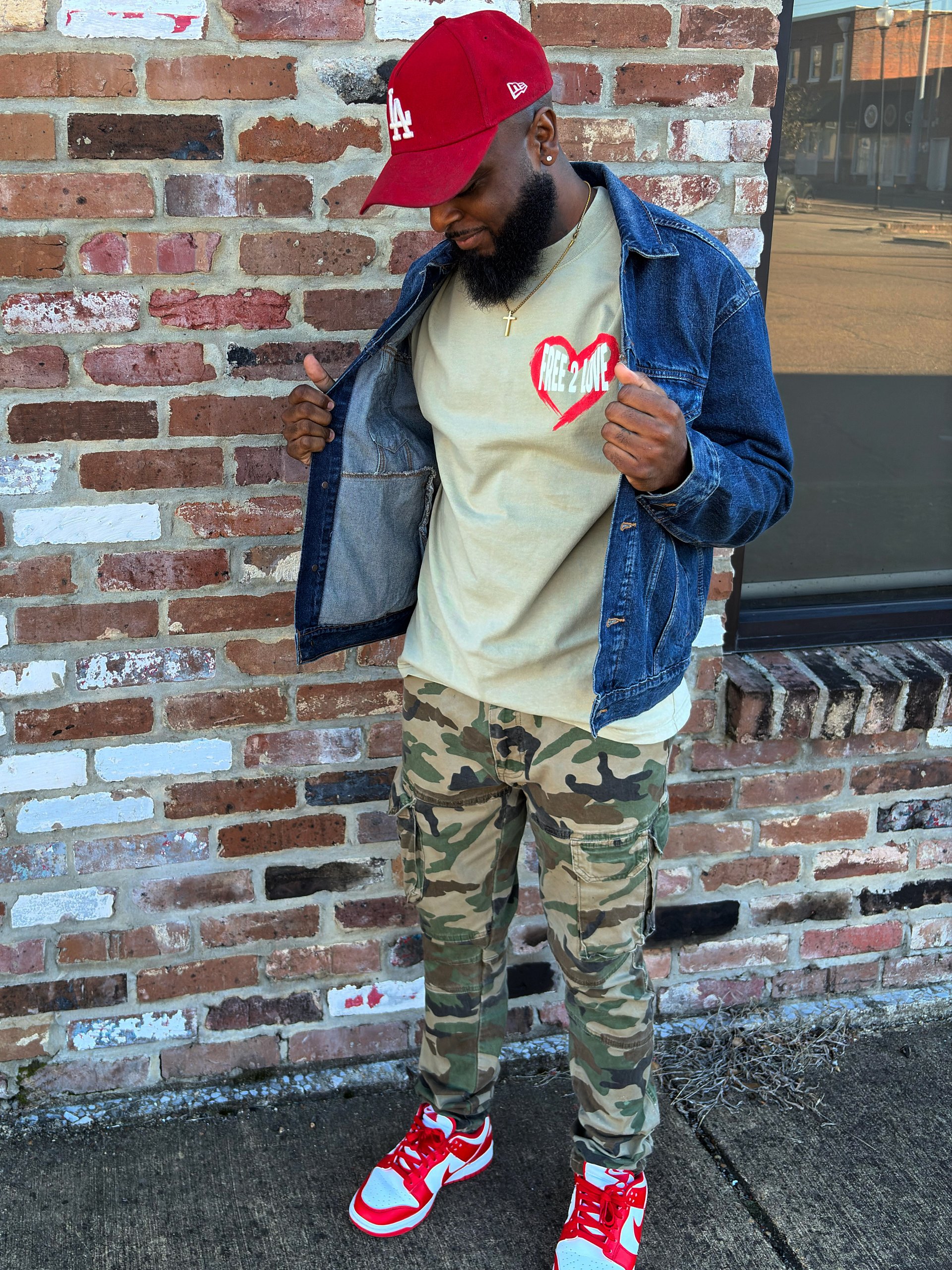 Free 2 Love Faded T-Shirt product image (2)