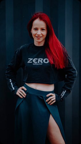 Sometimes it’s better to start from Z€RO 🎶🎧🎶🏄‍♀️ #berlin #streetwear #viral #fashion #streetstyle