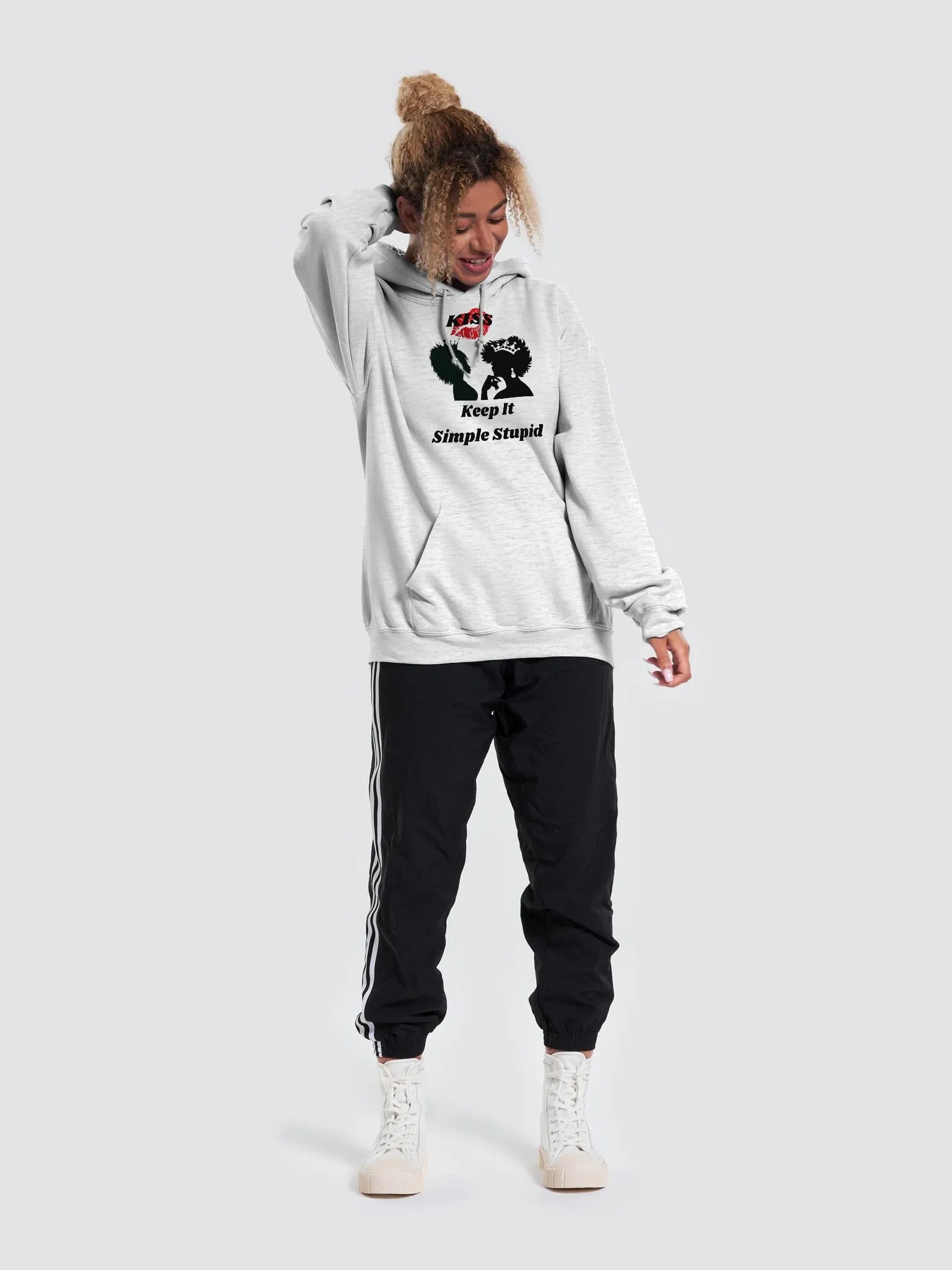 Queen 2 Queen Kiss Sweatshirt product image (1)