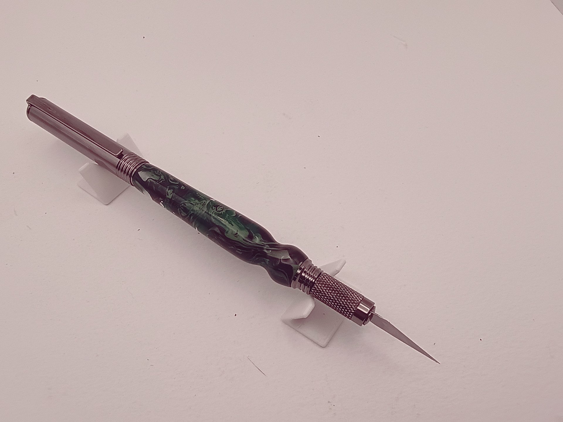 Elegant Hobby Knife with Screw-On Cap product image (7)