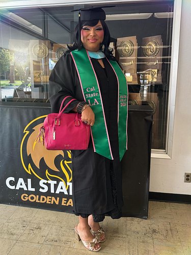 TO ALL OF THE QUEER PEOPLE WHO ARE ABOUT TO GRADUATE WITH YOUR EDUCATION. 🙌🏾✊🏾 I AM SO PROUD OF YOU. 🥺 YOU DID IT LITTLE GIRL...