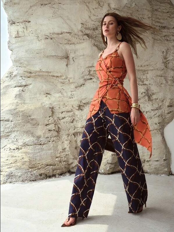 PREMIUM WOMEN'S V-NECK CINCHED WAIST ASYMMETRIC HEM LINEN PRINT CAMISOLE TOP, product image (5)