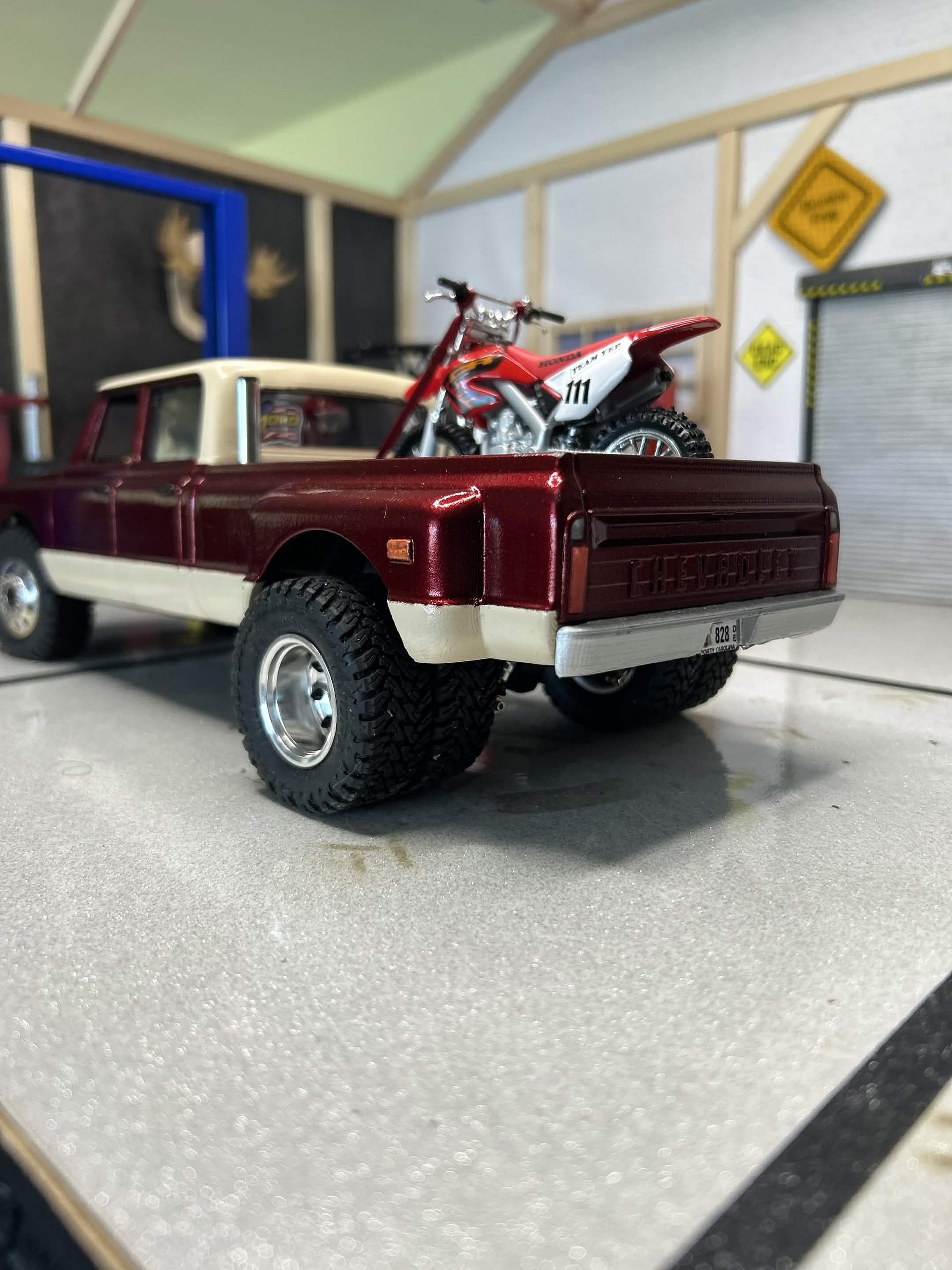 Dually product image (5)