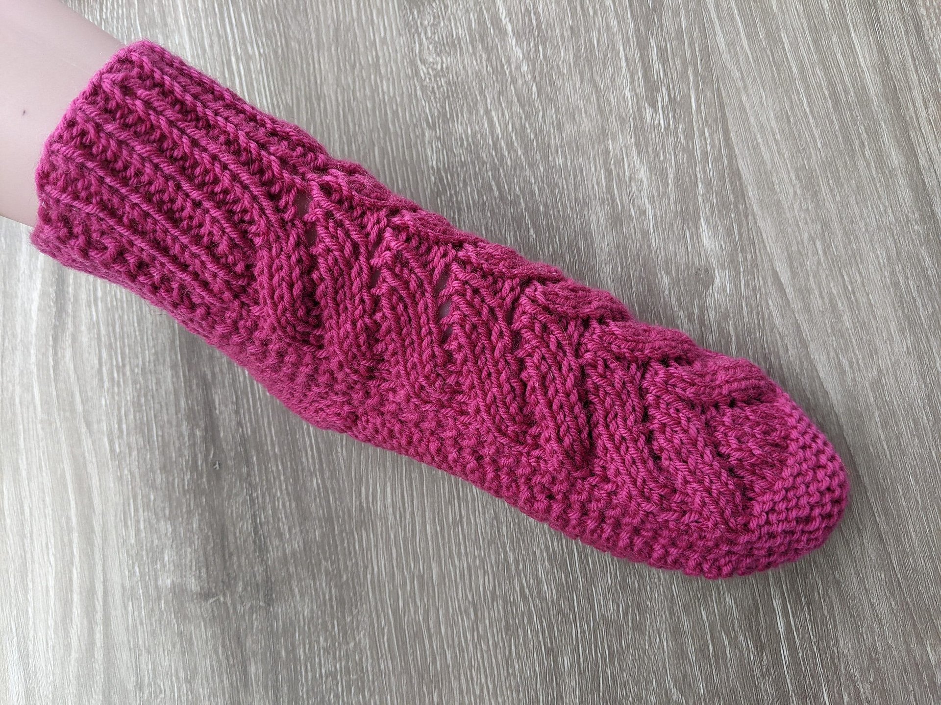 Two Needles Seamless Lace Knit Socks Pattern product image (9)
