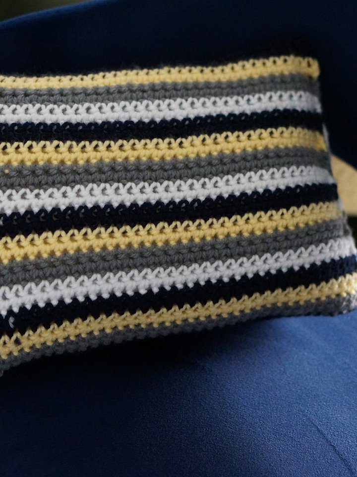 Mini pillow crochet pattern product image (1)