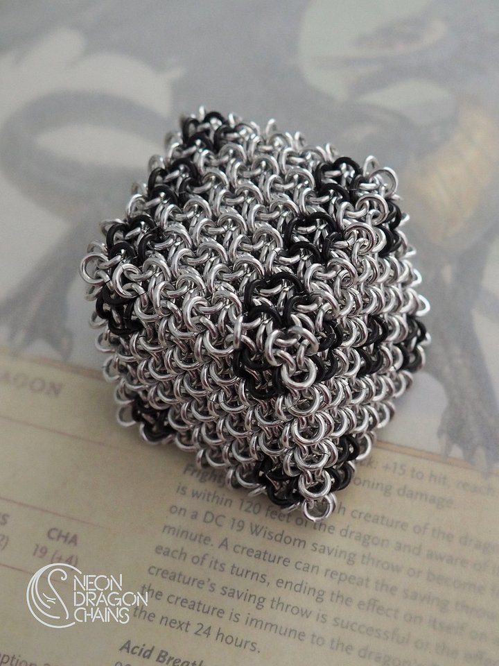 Chainmaille Jelly Cube Dice / Aluminum Version product image (2)