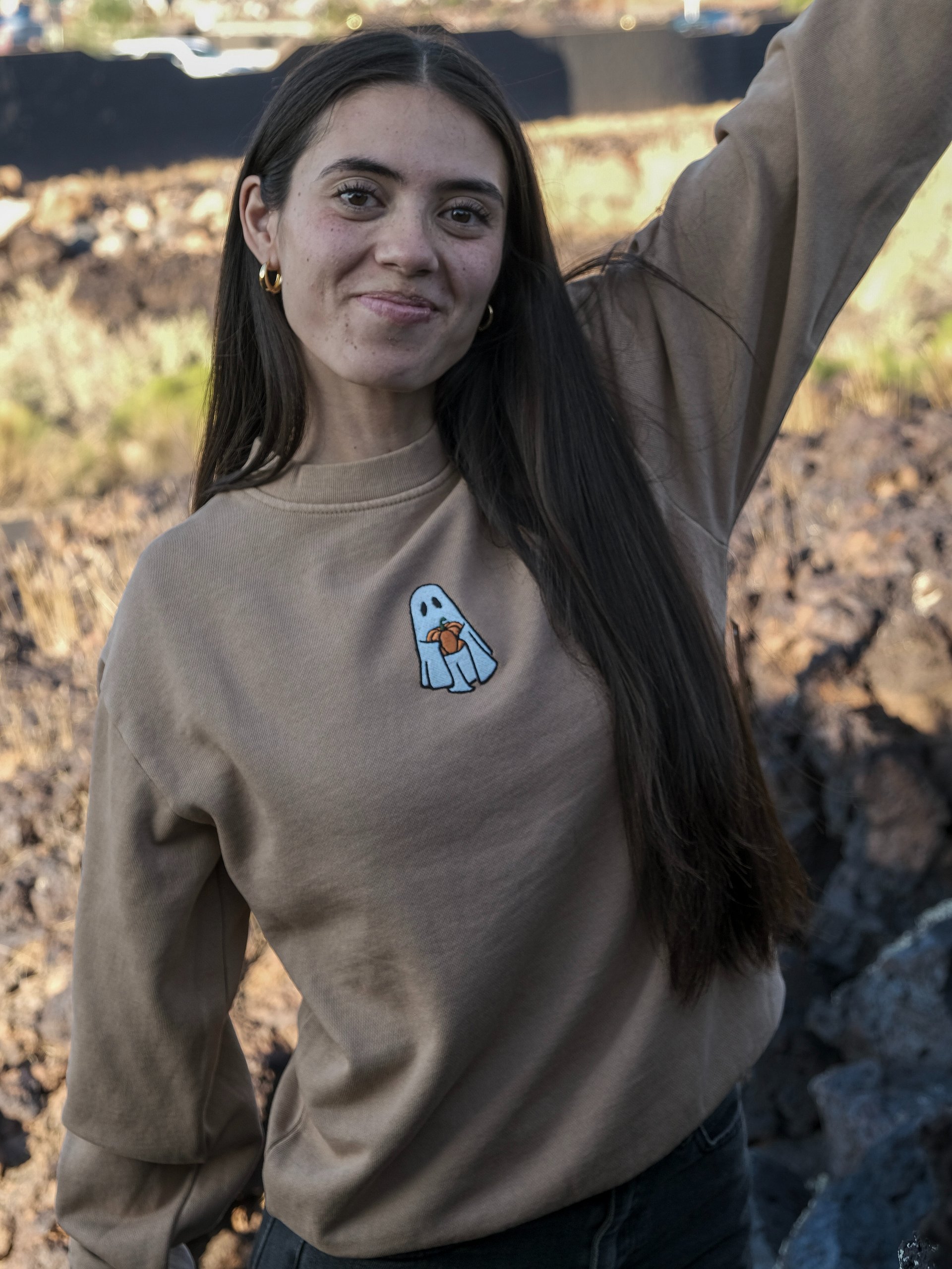 Ghost Holding Pumpkin Sweatshirt product image (6)