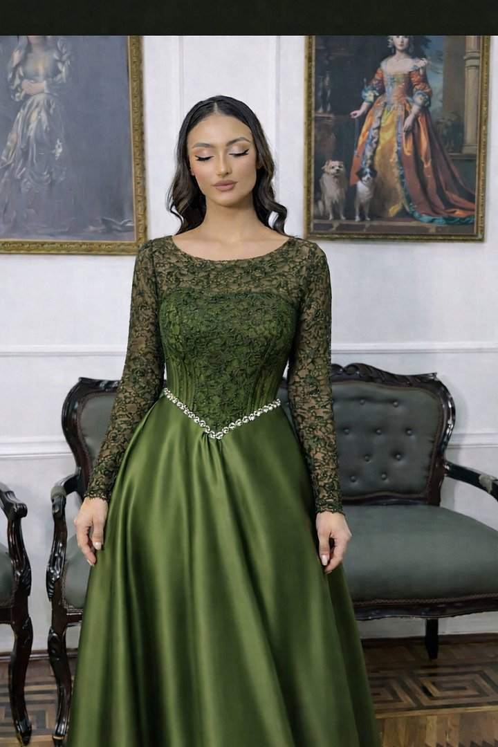 Luxury dress product image (2)