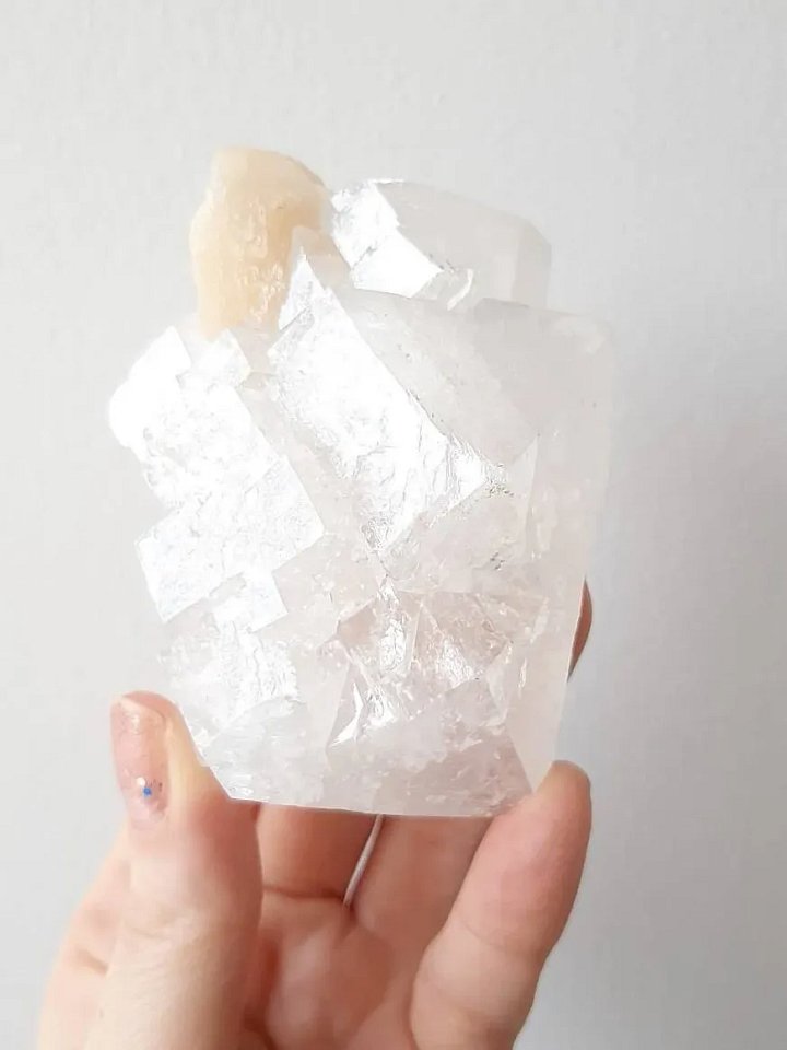 Lustrous apophyllite & stilbite product image (1)