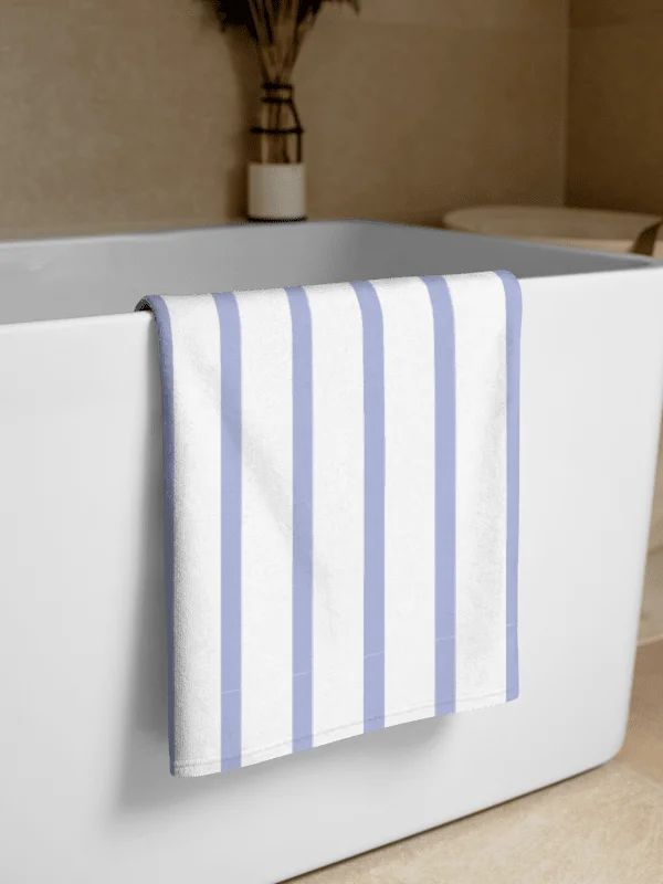 SEASIDE CHIC CLASSIC STRIPES BLUE WHITE TOWEL - Blau Weiss gestreiftes Handtuch product image (1)